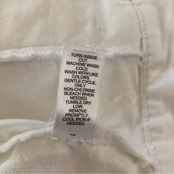 Versona White Denim Vest - Picture 8 of 9